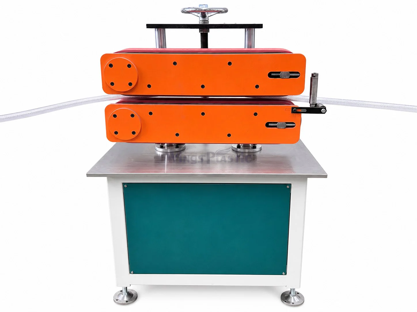 Outer layer haul-off machine for PVC reinforced hose